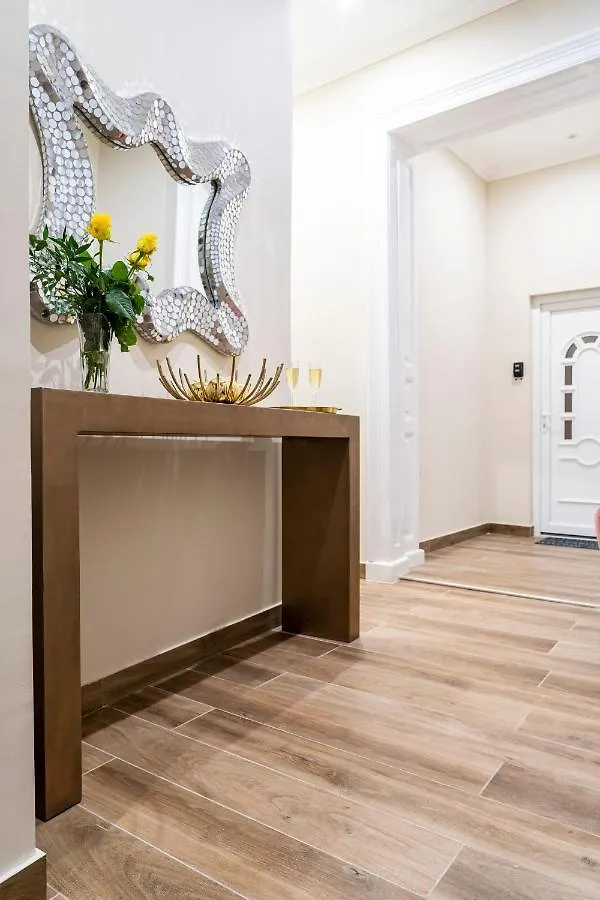City Centre Deluxe Apartments Budapest 0*,