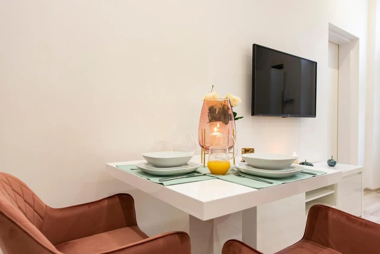 City Centre Deluxe Apartments Budapest 0*,  Magyarország
